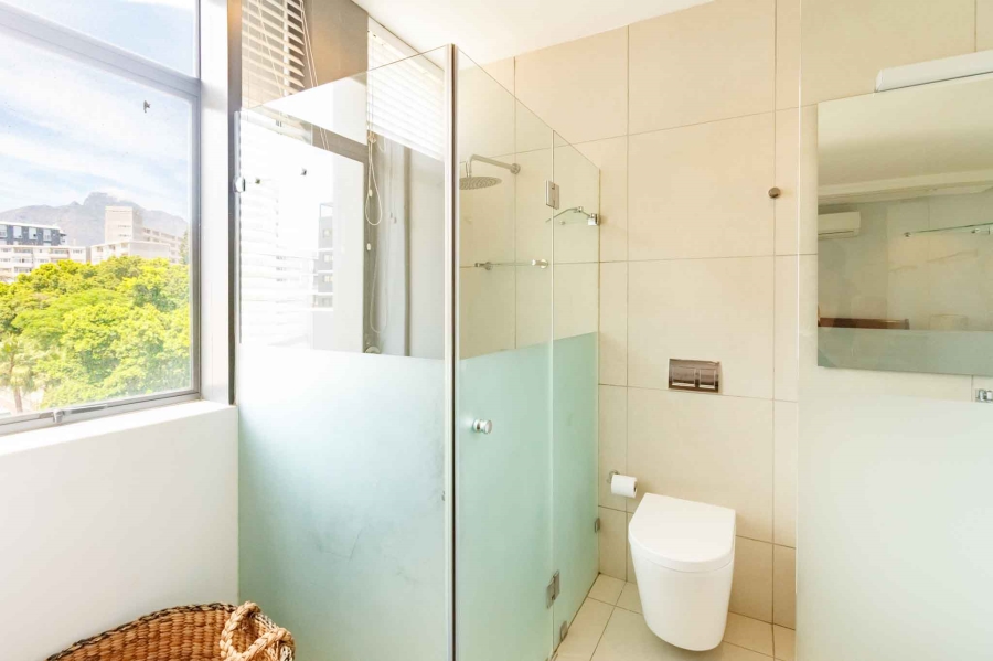To Let 3 Bedroom Property for Rent in Green Point Western Cape